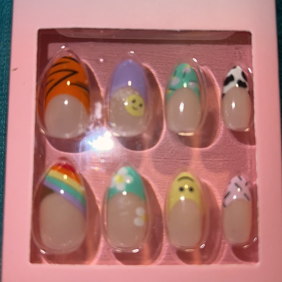 Shrine happy go lucky false nails brand new - Picture 2 of 6